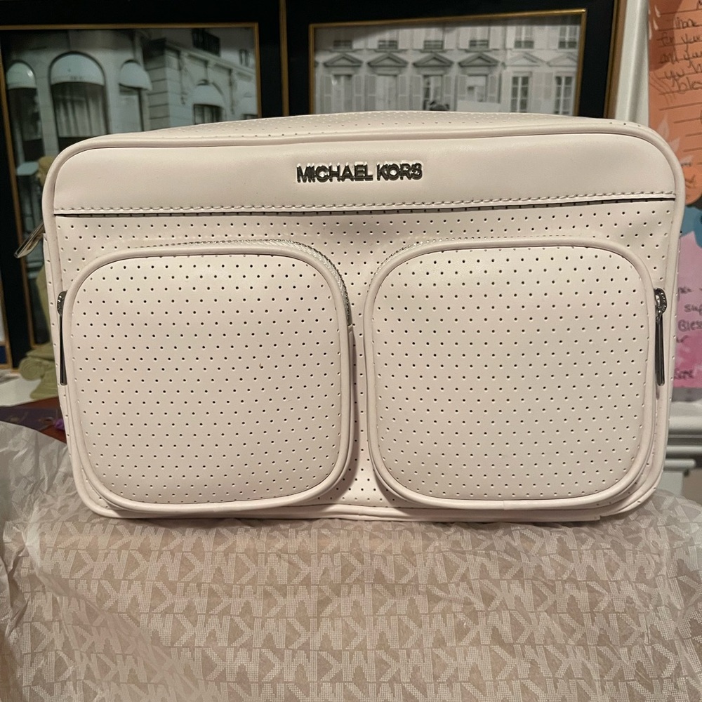 NWT Authentic Michael Kors W/ LG Hanover Crossbody Bag with the organic box❤️❤️ - Picture 7 of 10